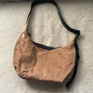 Baggu Medium Crescent in Chocolate